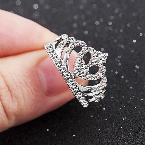 White Sapphire & Crown Birthstone Silver Ring - Picture 5 of 5